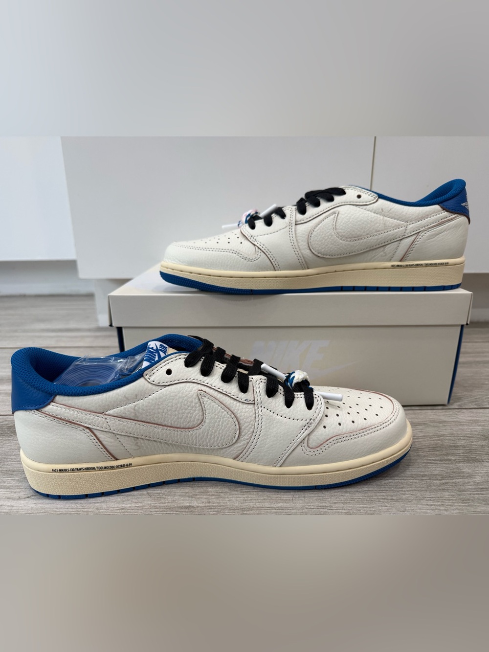 Fragment Travis Scott Jordan 1 Retro Low DM7866-104 Sail Black Military Blue 12 - Picture 2 of 13